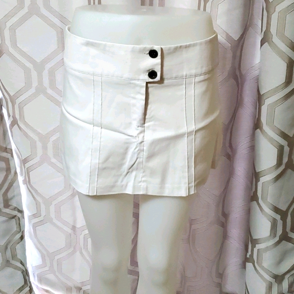 White tennis mini